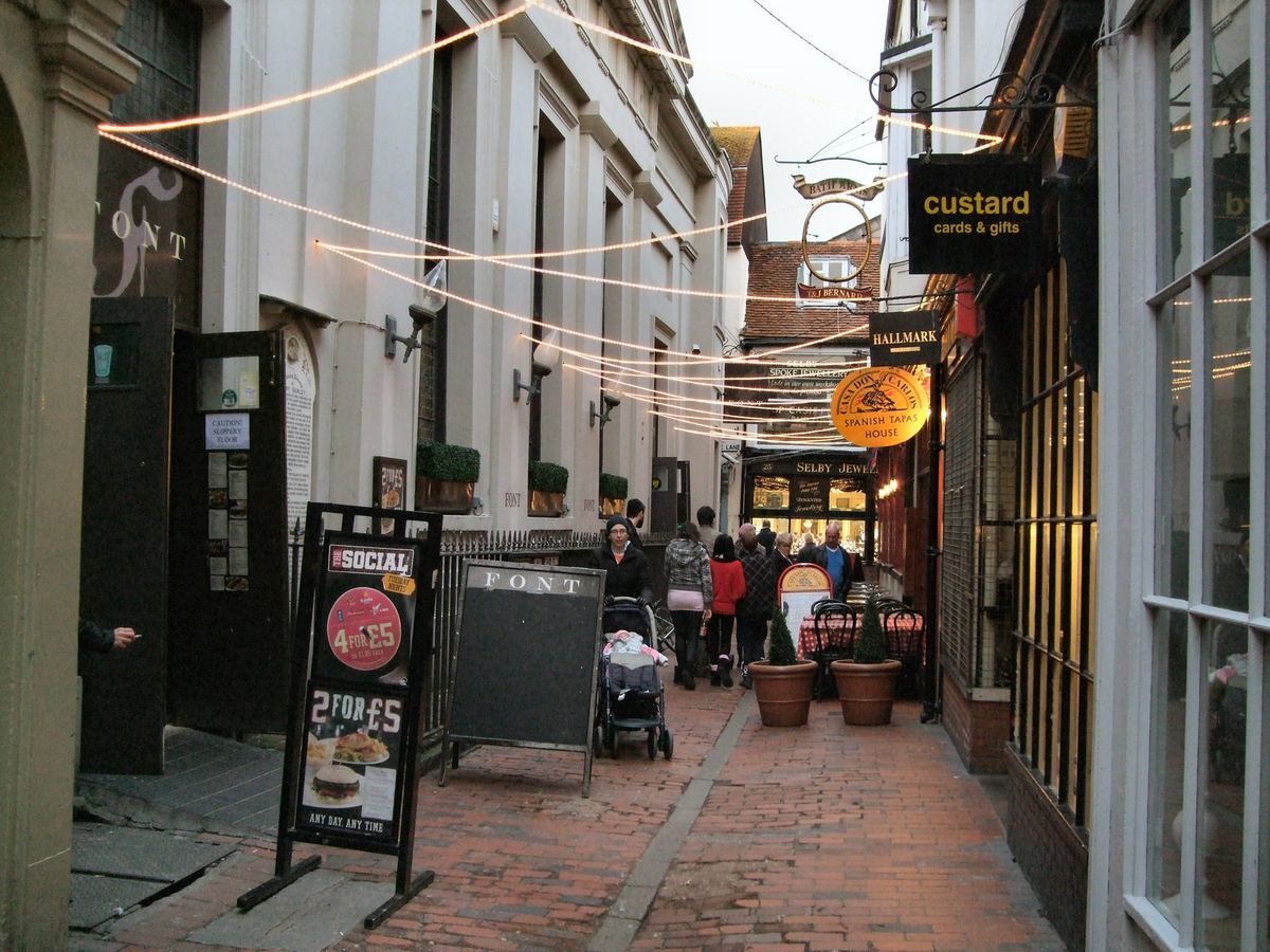 The Lanesの路地