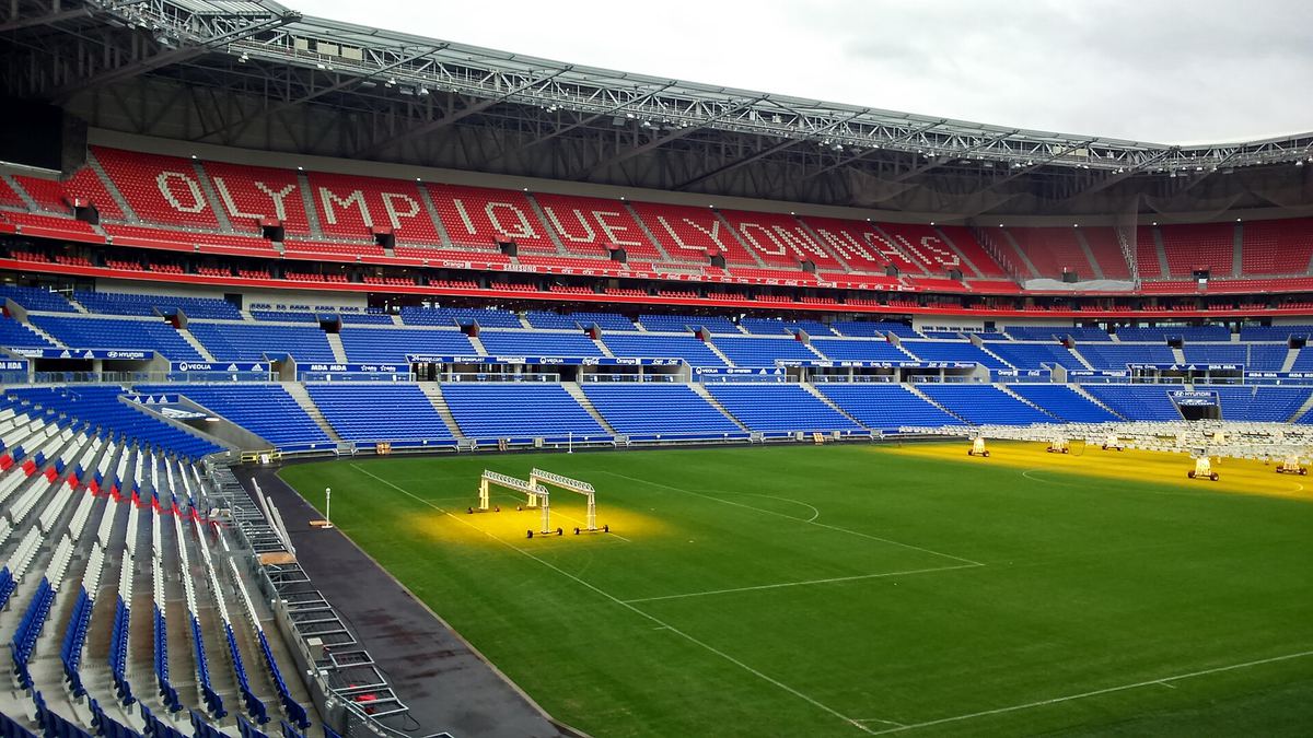 Groupama Stadiumのスタンド