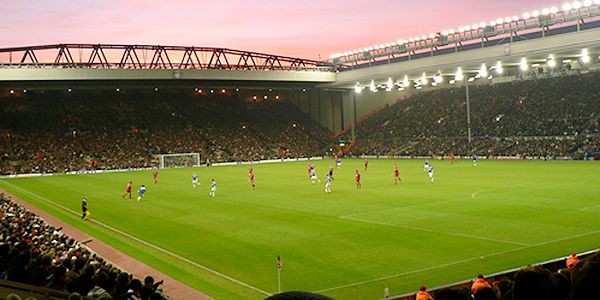 拡張前のAnfield Road Standから見たピッチ