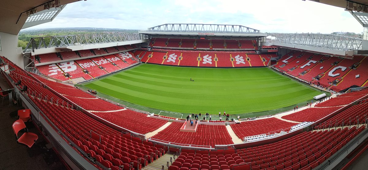 Main Standから見たAnfieldの全景