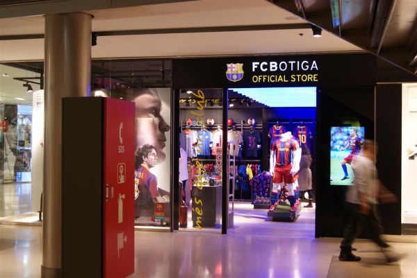FCバルセロナの公式ストア（FCBotiga）の入口