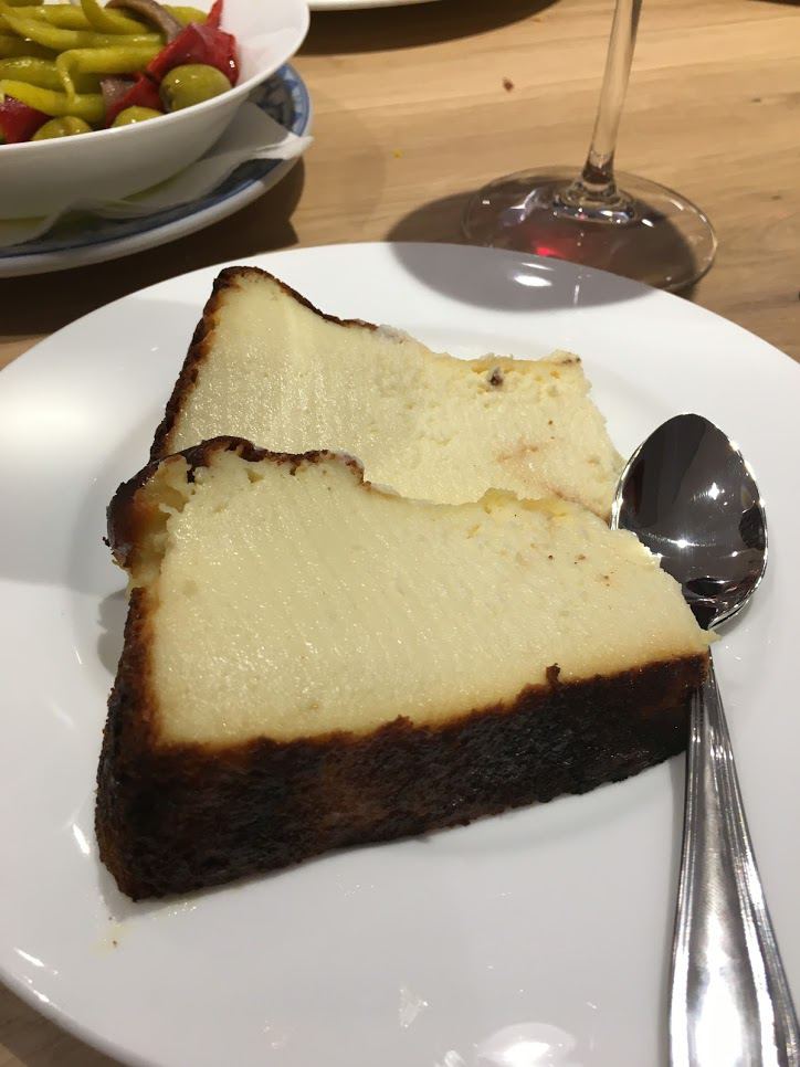 La Viñaのバスクチーズケーキ
